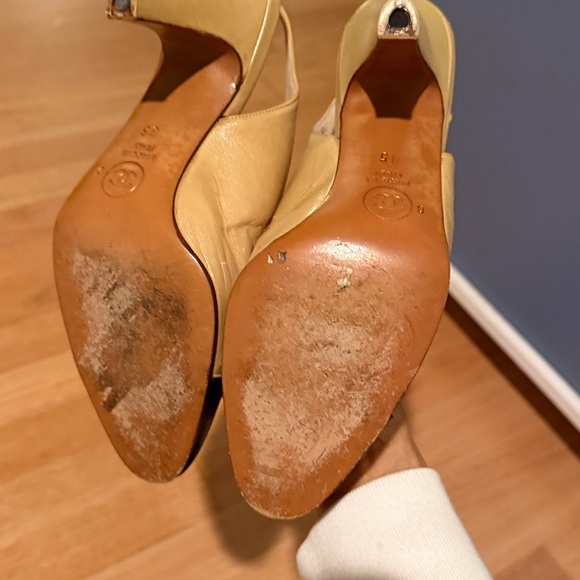 Chanel goat skin leather. Elegant Beige and Black Slingback heels. - Picture 4 of 4